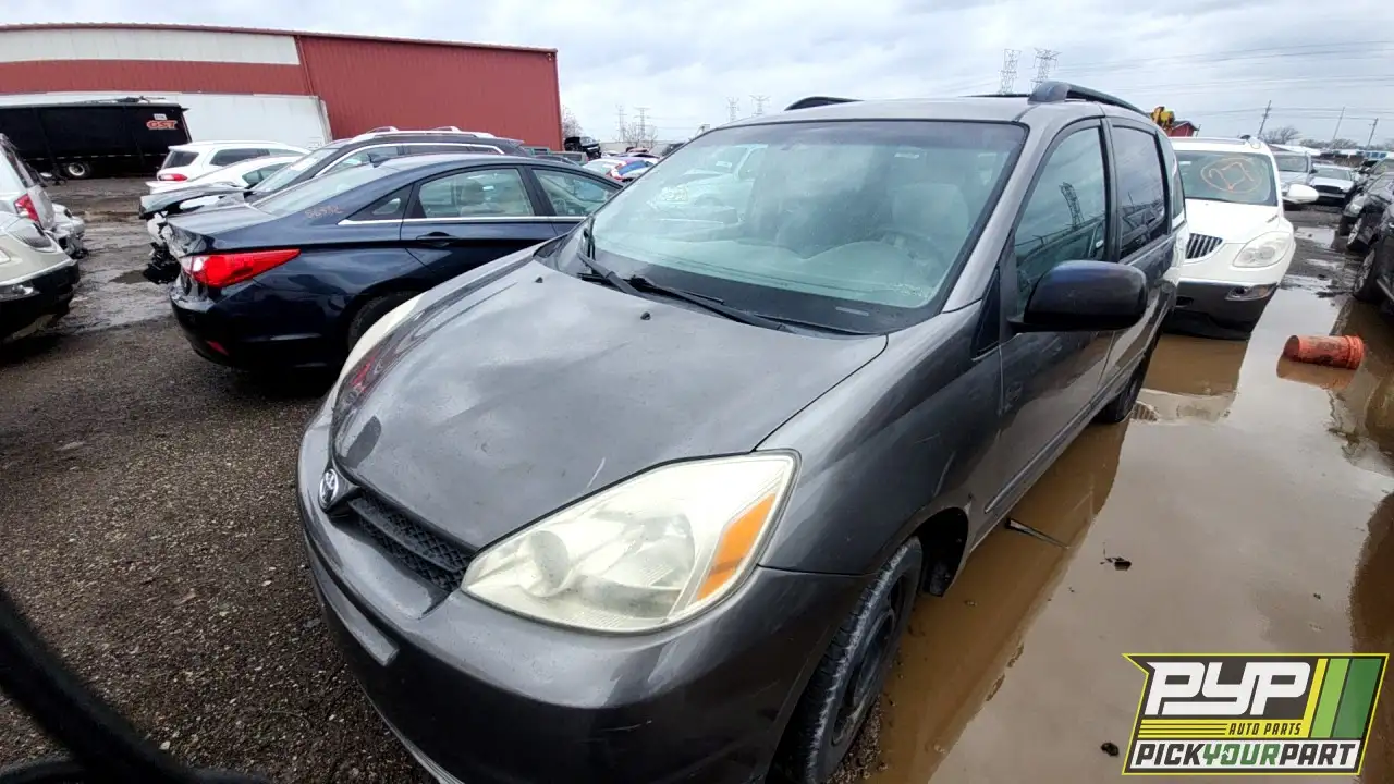 Photo of 2004 Toyota Sienna