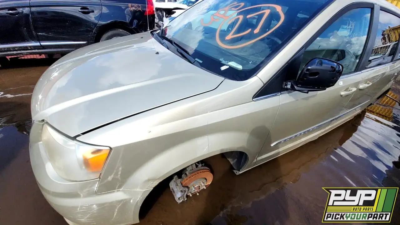Photo of 2011 Chrysler Town & Country
