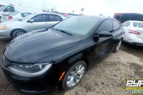 Photo of 2015 Chrysler 200