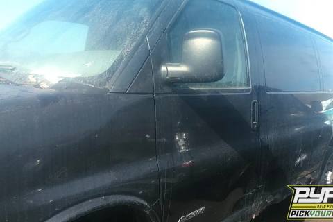Photo of 2005 Chevrolet Express 3500