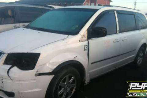 Photo of 2010 Chrysler Town & Country