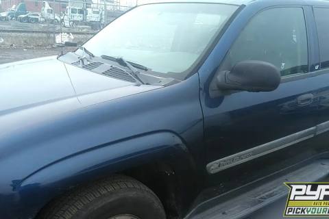 Photo of 2002 Chevrolet Trailblazer