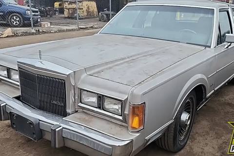 Photo of 1989 Lincoln Town Car