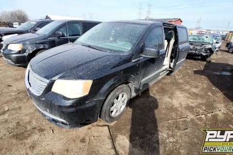 Photo of 2013 Chrysler Town & Country