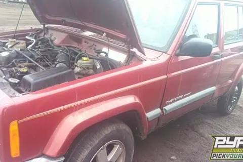 Photo of 1999 Jeep Cherokee