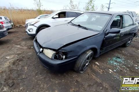 Photo of 2000 Toyota Camry