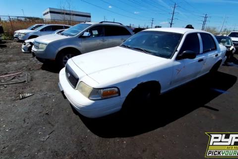 Photo of 2010 Ford Crown Victoria