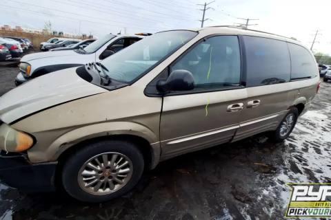 Photo of 2002 Chrysler Town & Country