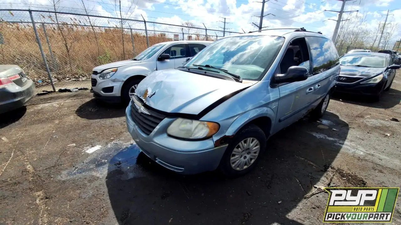 Photo of 2005 Chrysler Town & Country