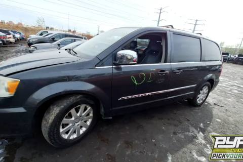 Photo of 2011 Chrysler Town & Country