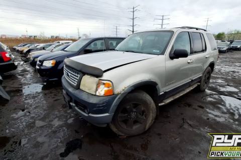 Photo of 2004 Ford Explorer