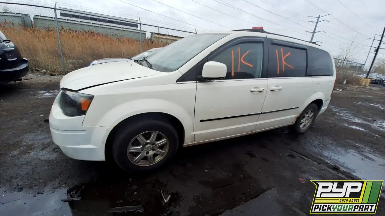 Photo of 2010 Chrysler Town & Country