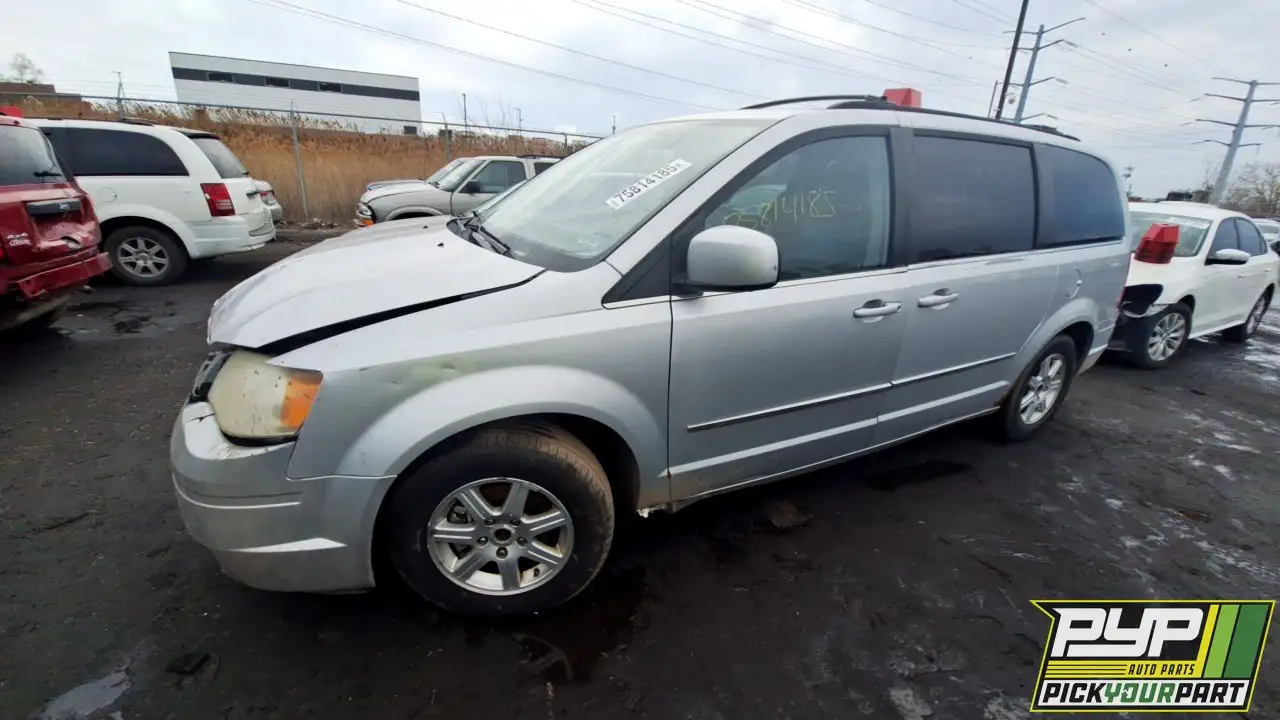 Photo of 2010 Chrysler Town & Country