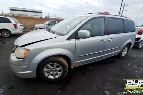 Photo of 2010 Chrysler Town & Country