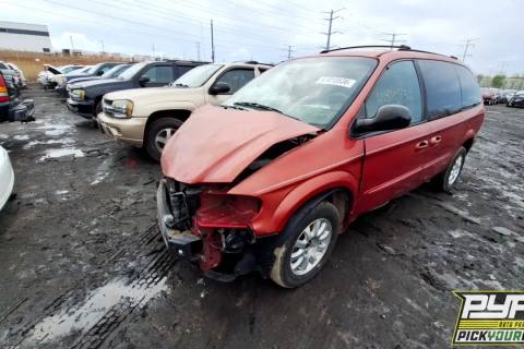 Photo of 2003 Chrysler Town & Country
