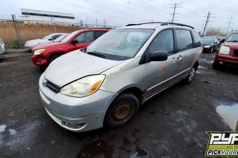 Photo of 2005 Toyota Sienna