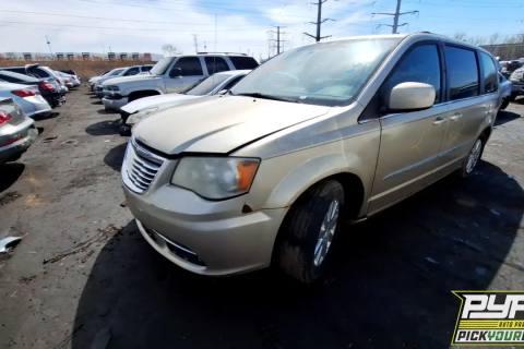 Photo of 2012 Chrysler Town & Country