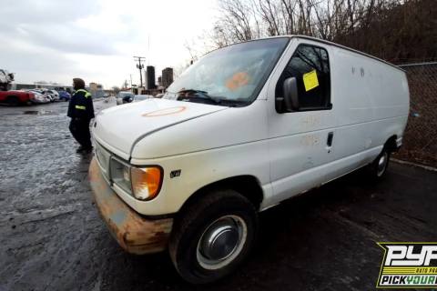 Photo of 2002 Ford E-250 Econoline