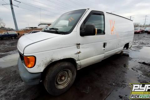 Photo of 2003 Ford E-350 Super Duty