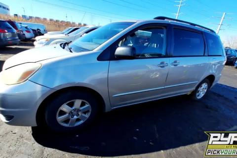 Photo of 2005 Toyota Sienna