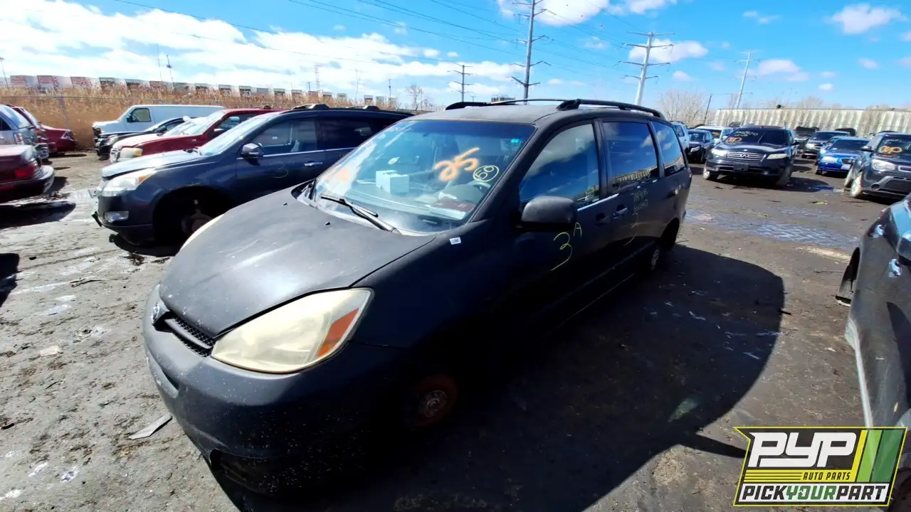 Photo of 2004 Toyota Sienna