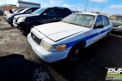 Photo of 2006 Ford Crown Victoria