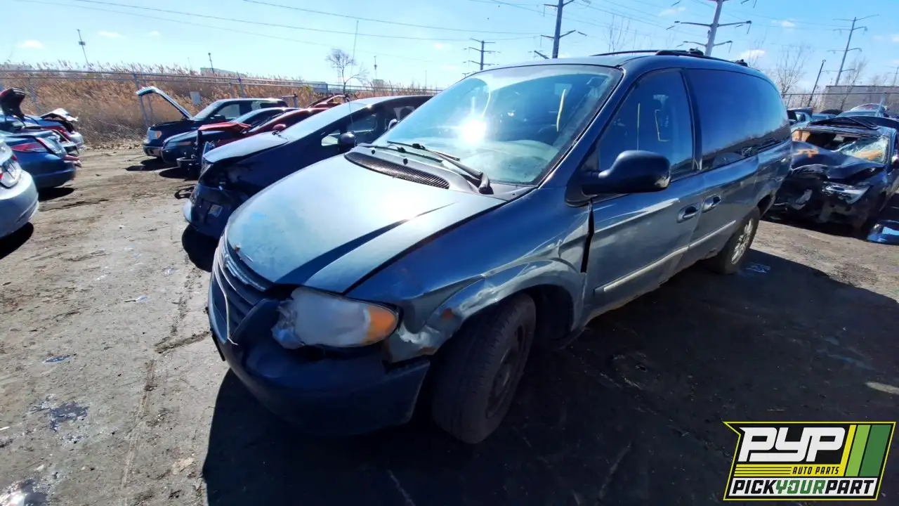 Photo of 2005 Chrysler Town & Country