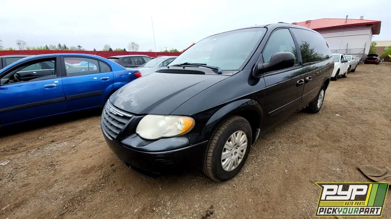 Photo of 2005 Chrysler Town & Country