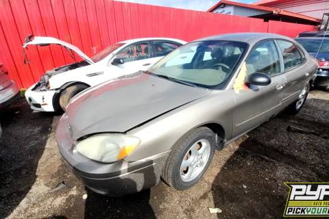 Photo of 2004 Ford Taurus