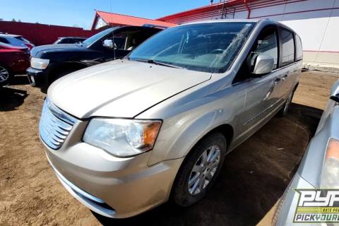 Photo of 2014 Chrysler Town & Country