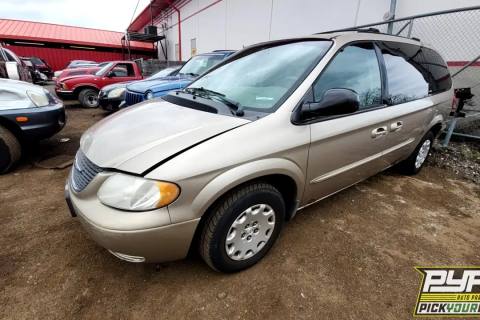 Photo of 2003 Chrysler Town & Country