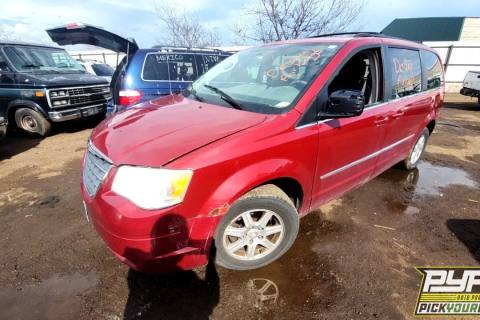 Photo of 2010 Chrysler Town & Country