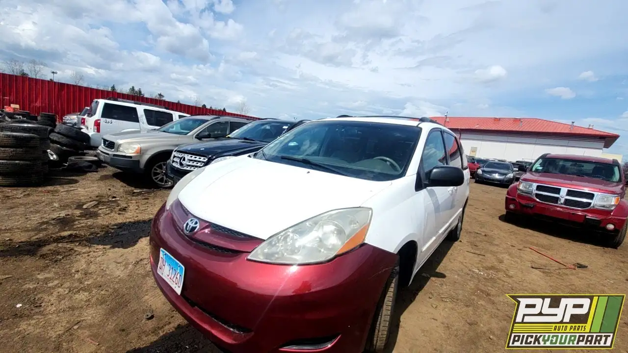 Photo of 2004 Toyota Sienna