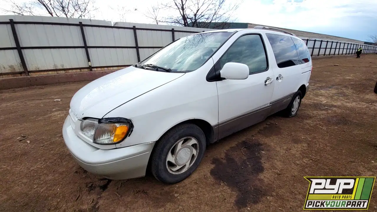 Photo of 2003 Toyota Sienna