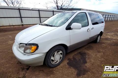 Photo of 2003 Toyota Sienna