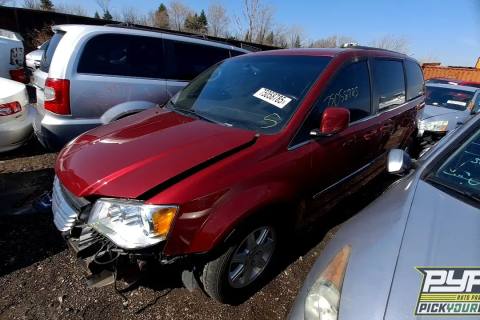 Photo of 2012 Chrysler Town & Country