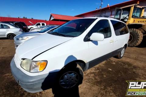 Photo of 2002 Toyota Sienna