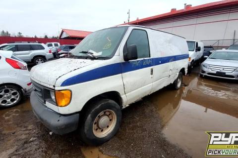 Photo of 2005 Ford E-250