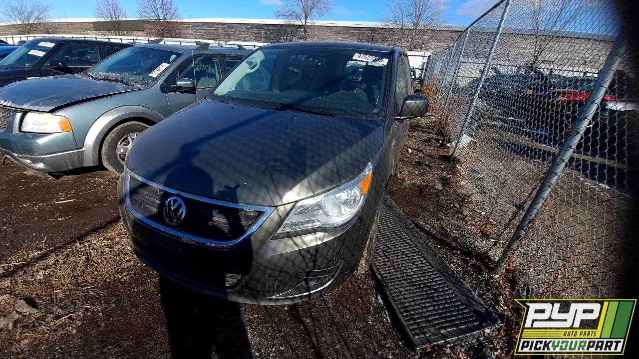 Photo of 2010 Volkswagen Routan