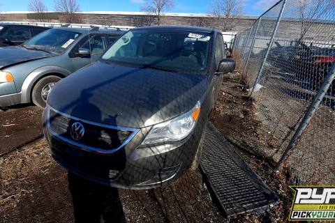 Photo of 2010 Volkswagen Routan
