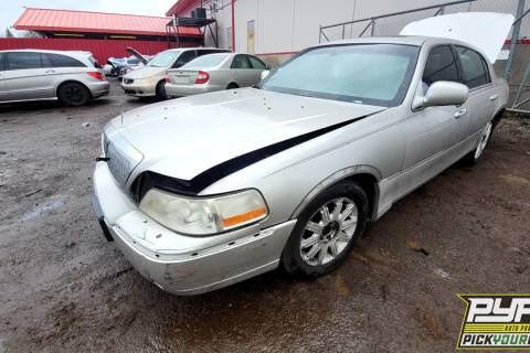 Photo of 2006 Lincoln Town Car