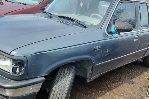 Photo of 1994 Mazda B4000