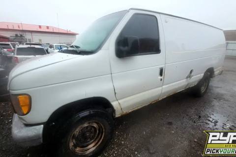 Photo of 2005 Ford E-350 Super Duty