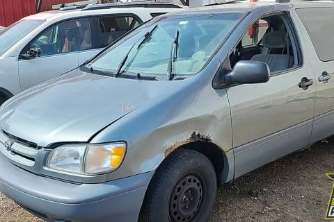 Photo of 1999 Toyota Sienna