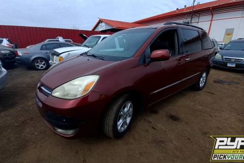 Photo of 2005 Toyota Sienna