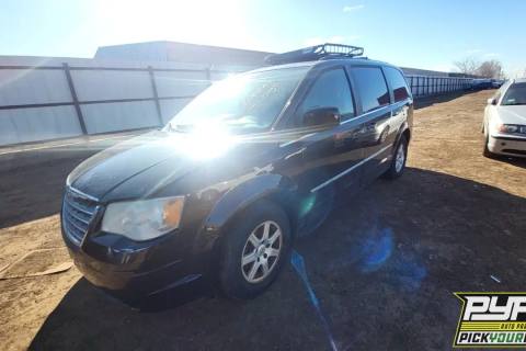 Photo of 2010 Chrysler Town & Country
