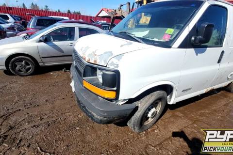 Photo of 2003 Chevrolet Express 3500
