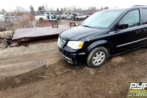 Photo of 2013 Chrysler Town & Country