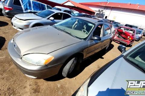 Photo of 2004 Ford Taurus
