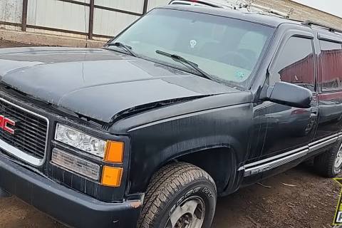 Photo of 1999 Gmc K1500 Suburban